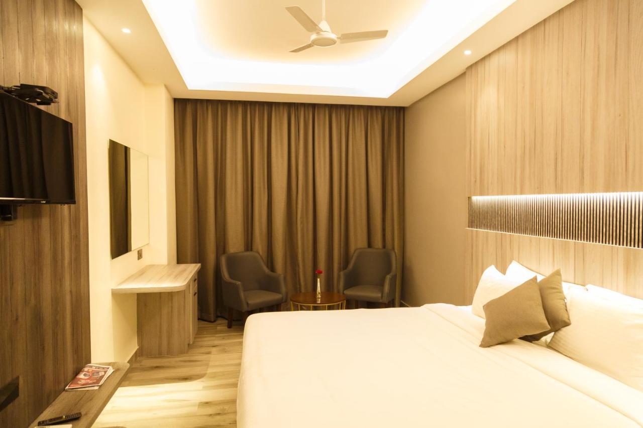 Hotel Galore Inn Mysore Exterior photo
